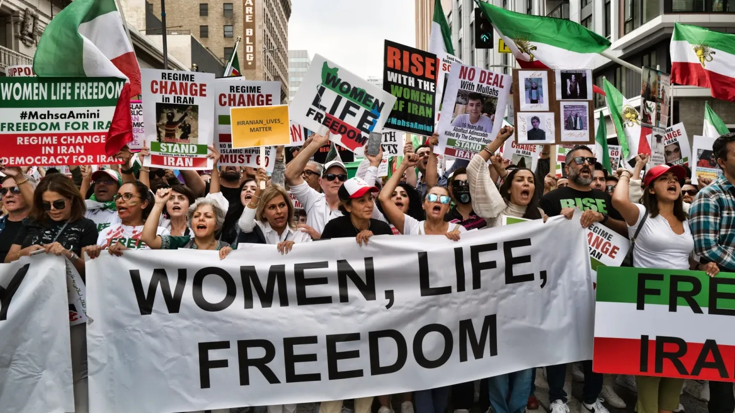 Demonstration zur Unterstützung der Proteste im Iran nach dem Tod von Mahsa Amini